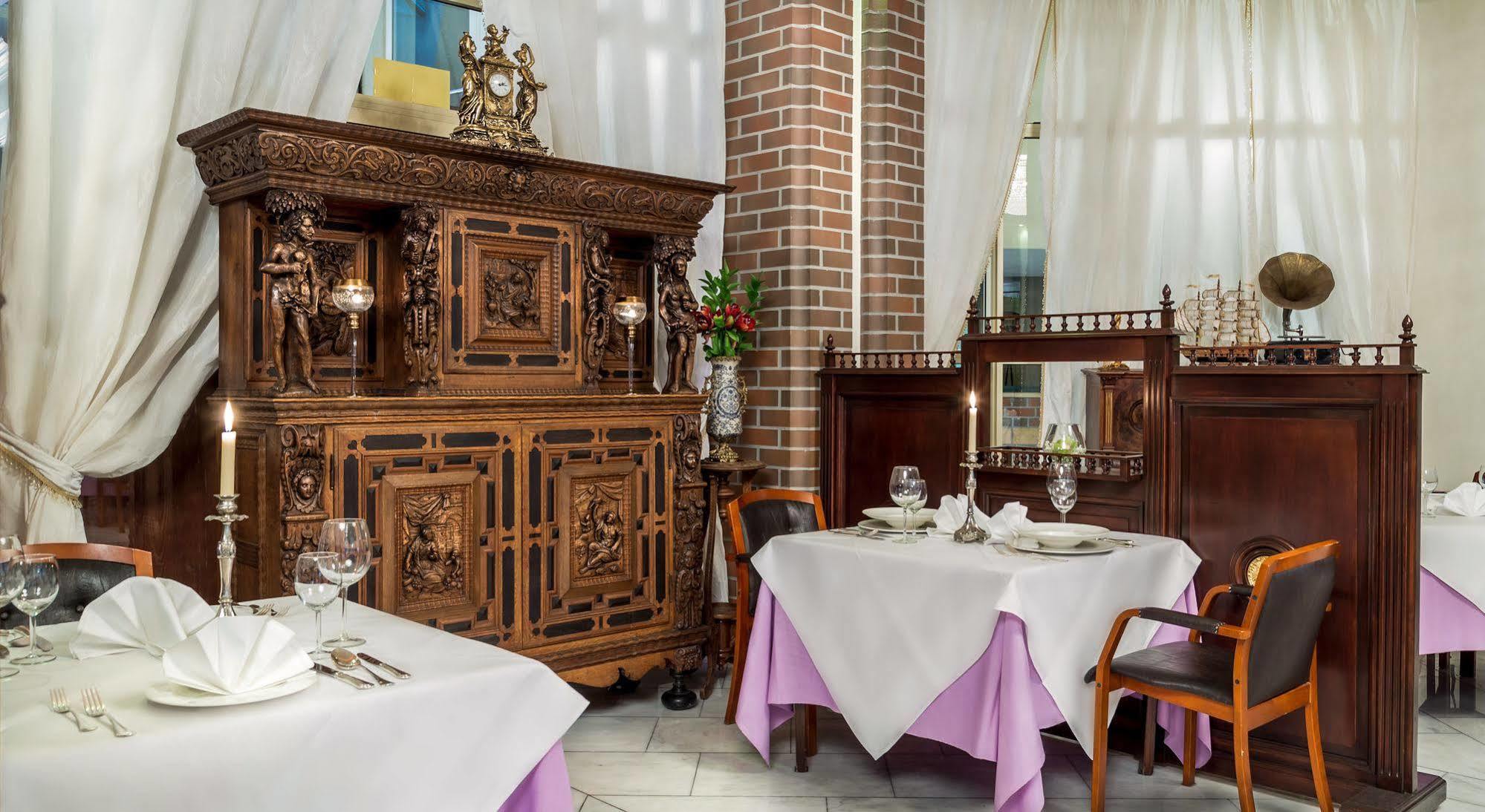 Im. Jana Pawla Ii Hotel